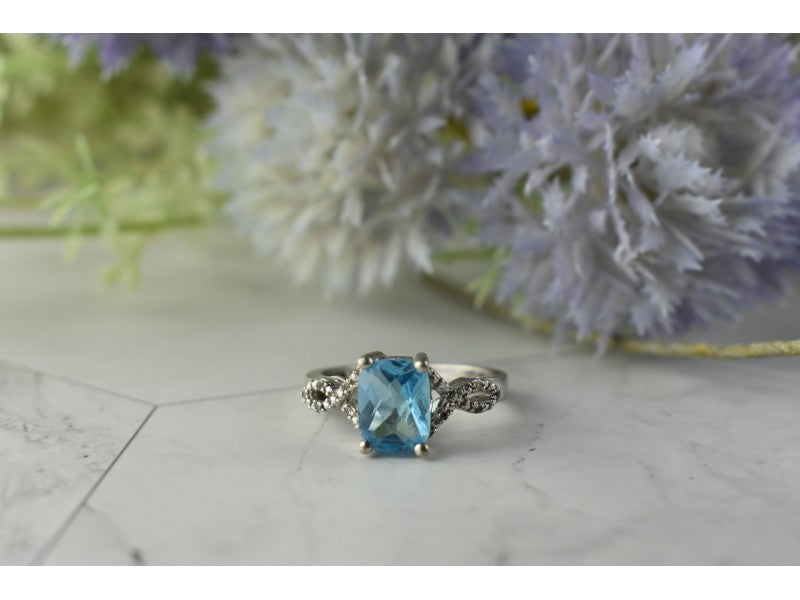 925 Sterling Silver Blue Topaz and Quartz Ring Size 7