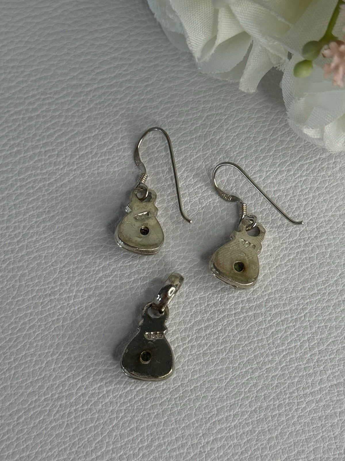 925 Sterling Silver Peridot Earrings & Pendant Set