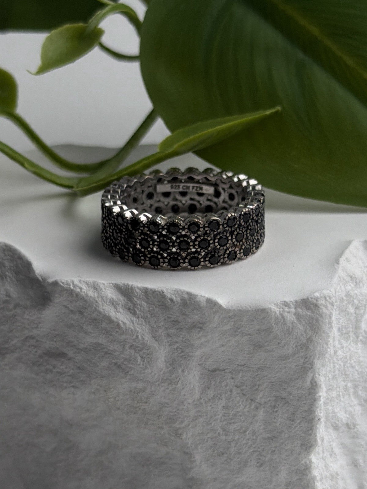 Vintage 925 Sterling Silver Black Spinel Band Ring Size 9