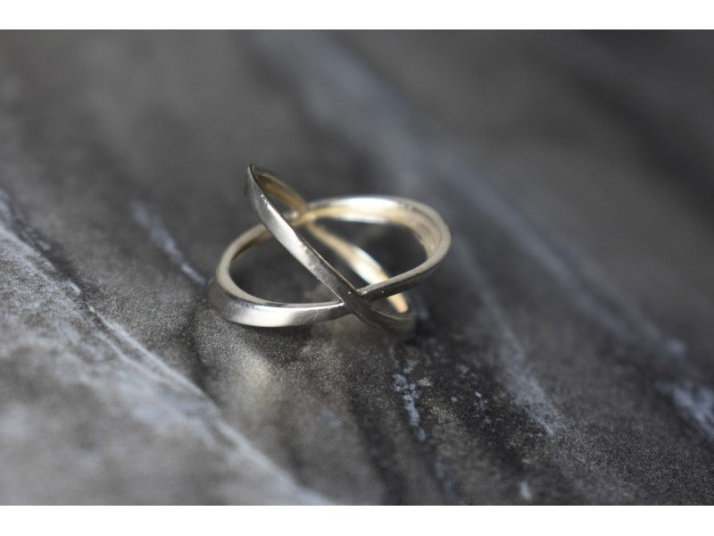 Handmade 925 Sterling Silver Ring Size 7.5
