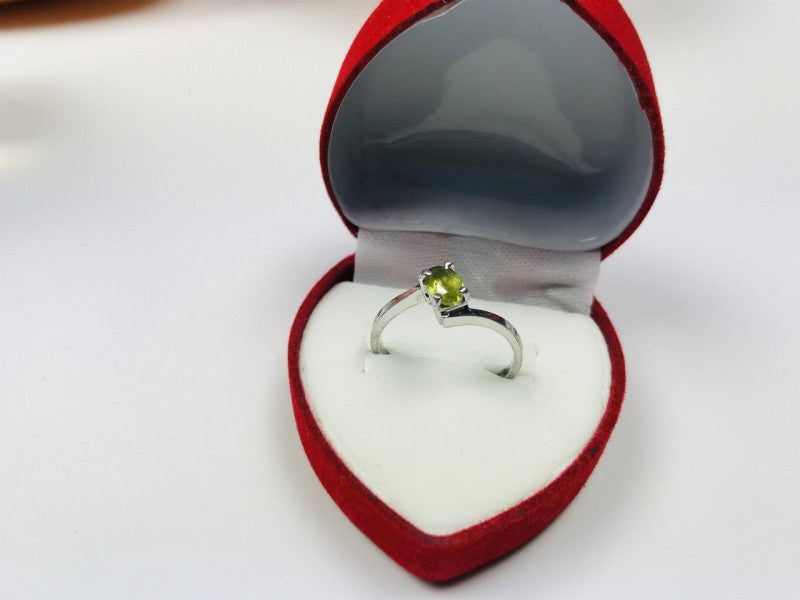 925 Sterling Silver Peridot Ring Size 6