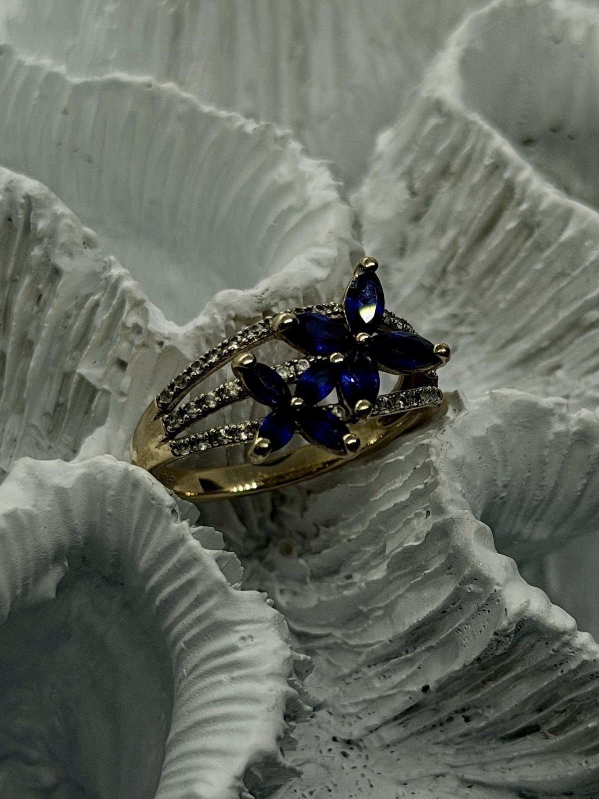 Floral 925 Sterling Silver Gold Plated Blue & White Sapphire Ring Size 7