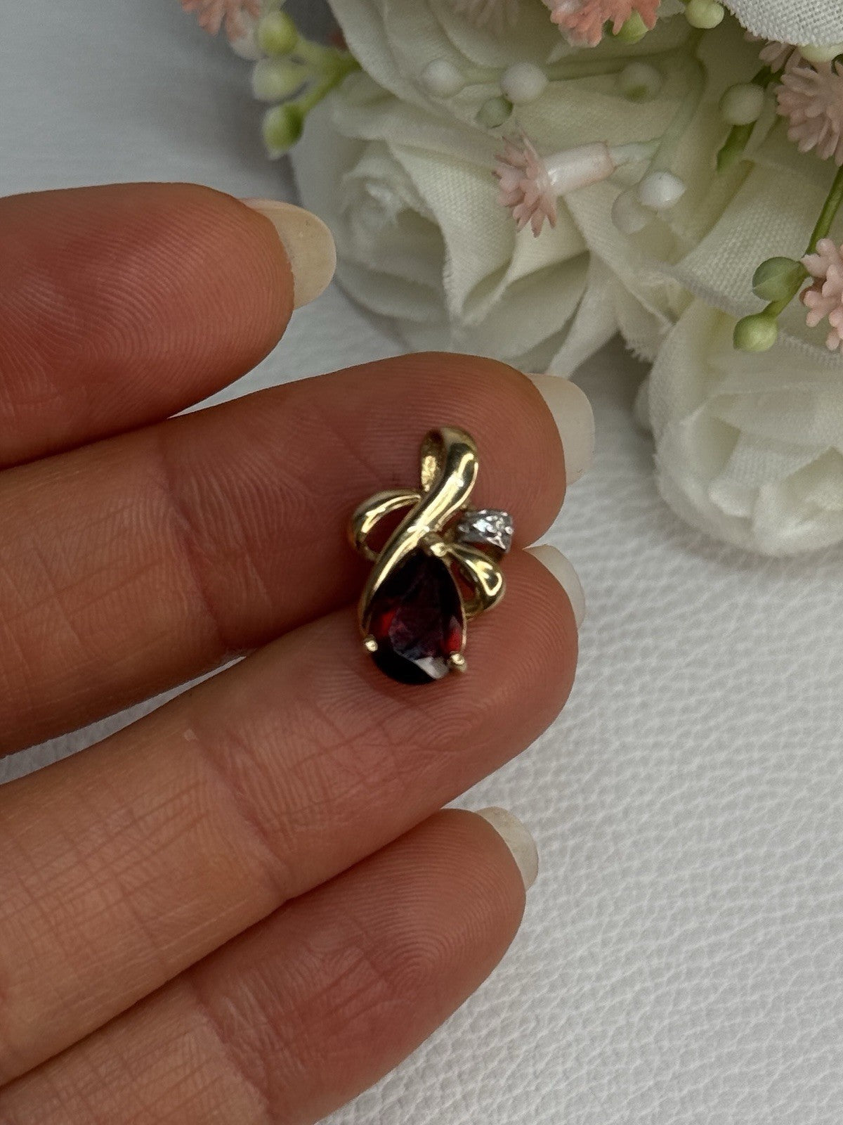 10K Yellow Gold Garnet & Diamond Pendant Length 0.65 Inch