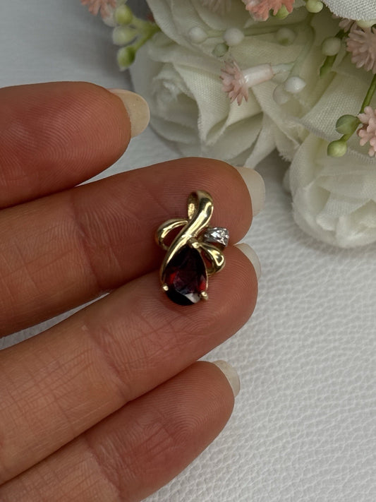 10K Yellow Gold Garnet & Diamond Pendant Length 0.65 Inch