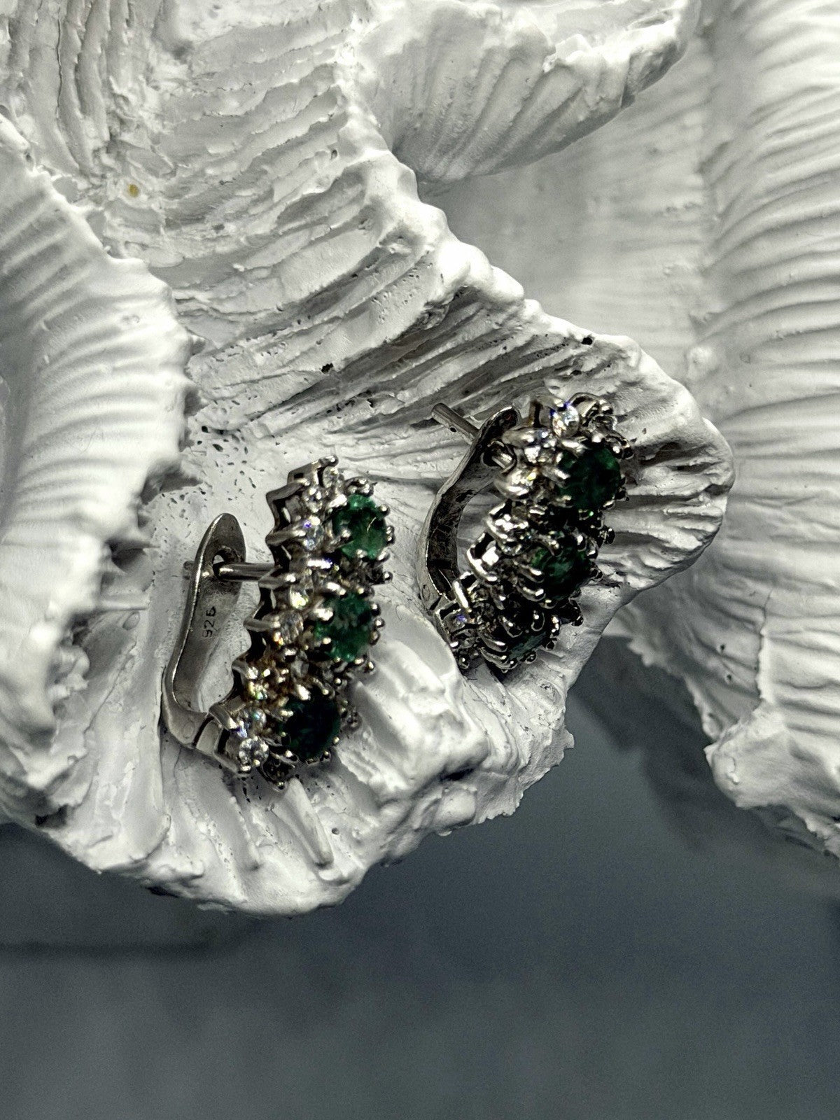 Floral Design 925 Sterling Silver Emerald & White Topaz Earrings