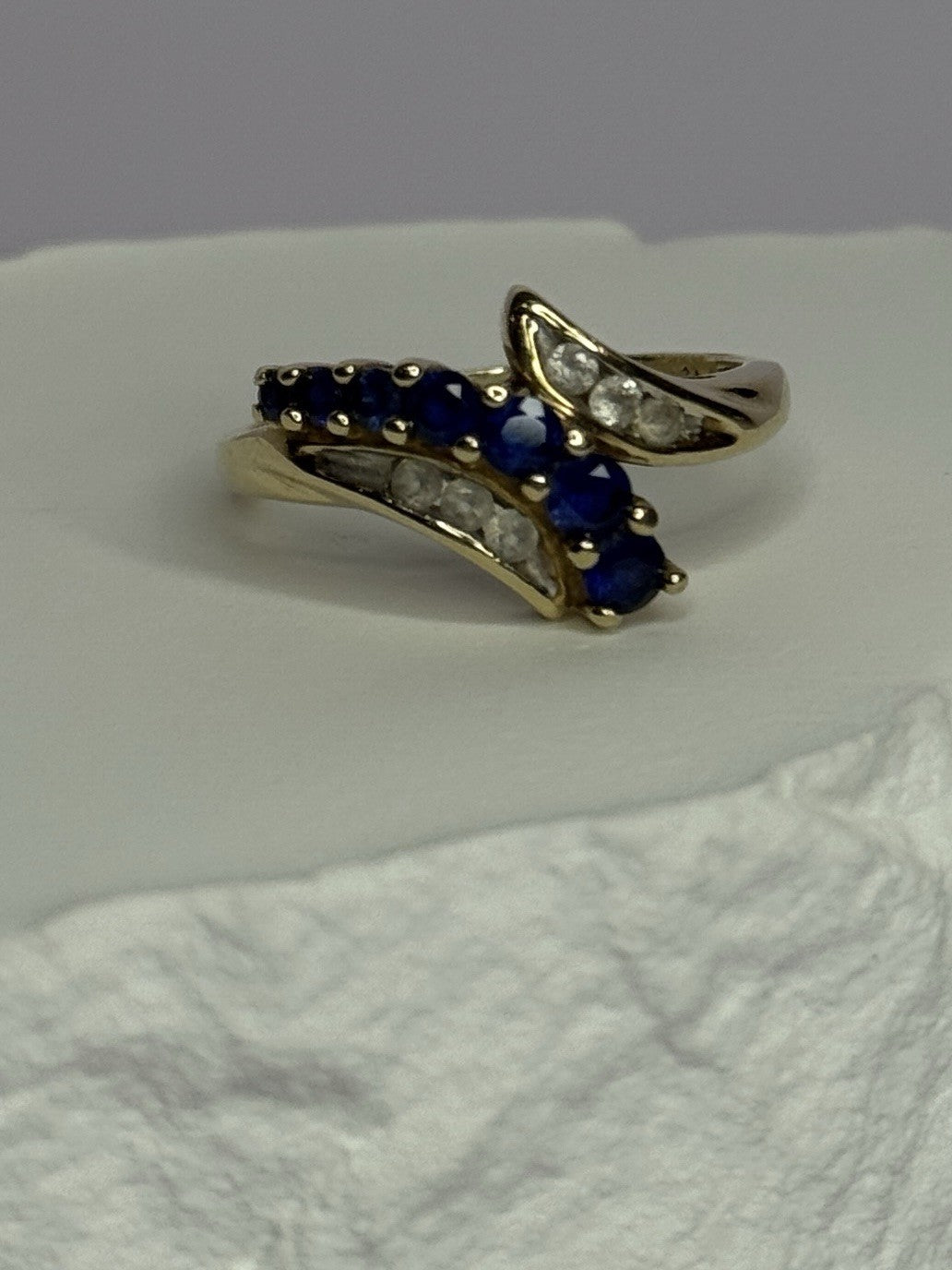 10K Yellow Gold Blue Topaz & White Topaz Ring Size 8