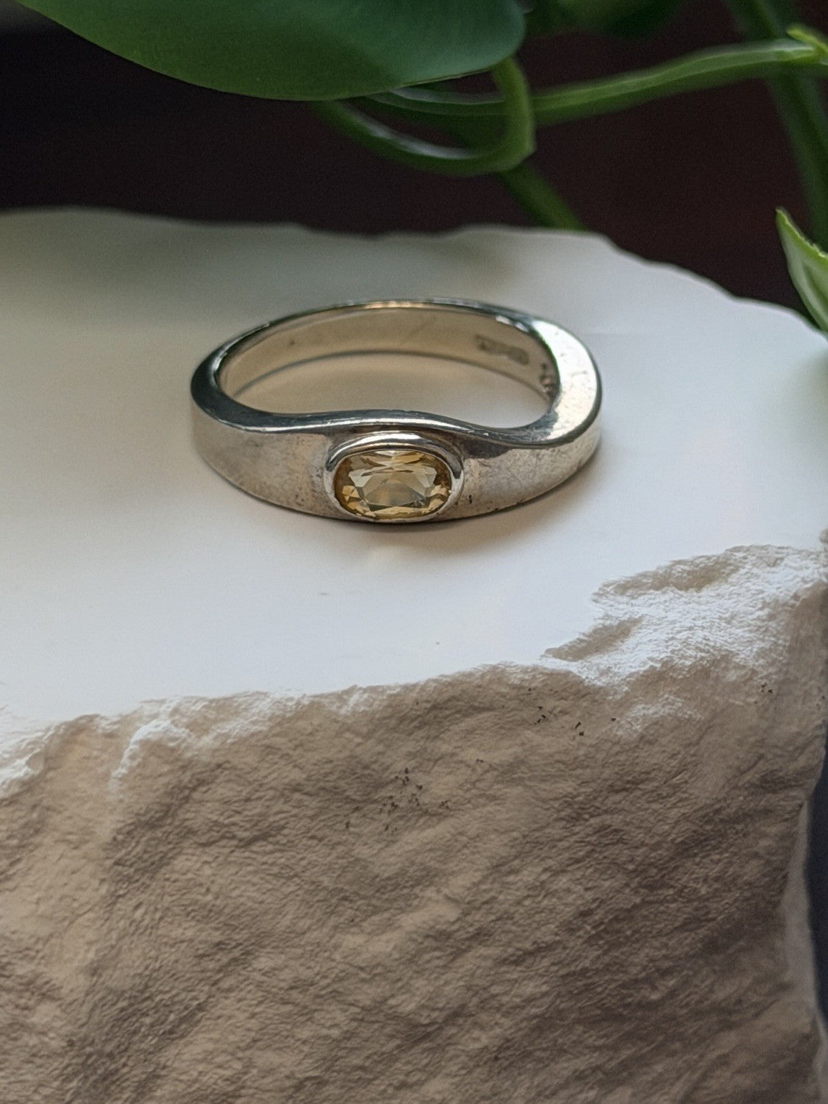 925 Sterling Silver Oval Yellow Citrine Band Ring Size 8