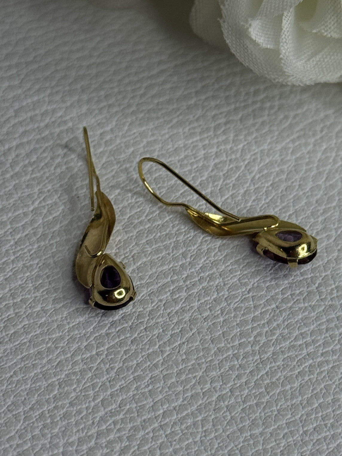 14K Yellow Gold Amethyst Earrings Length 0.90 inch