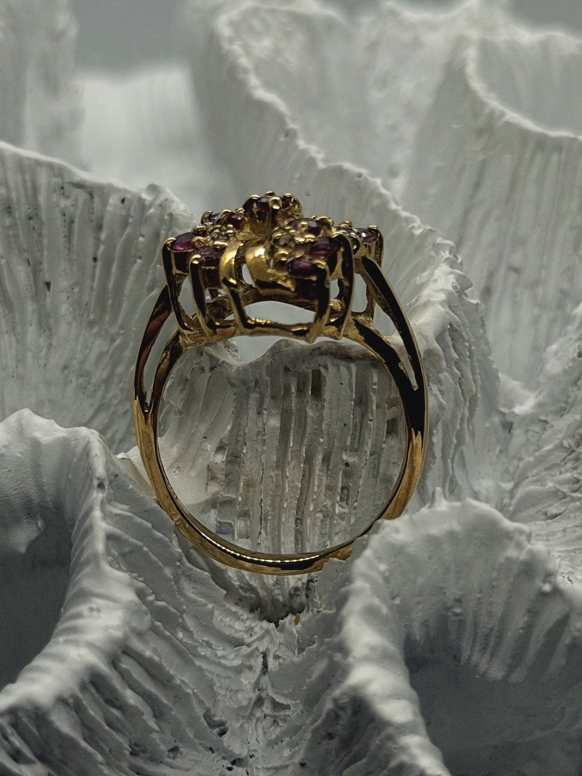 10K Yellow Gold Ruby & Diamond Floral Cocktail Ring Size 6