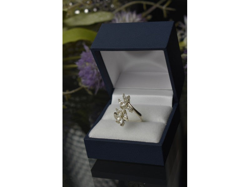 925 Sterling Silver CZ "Delicate Flowers" Ring Size 6.5