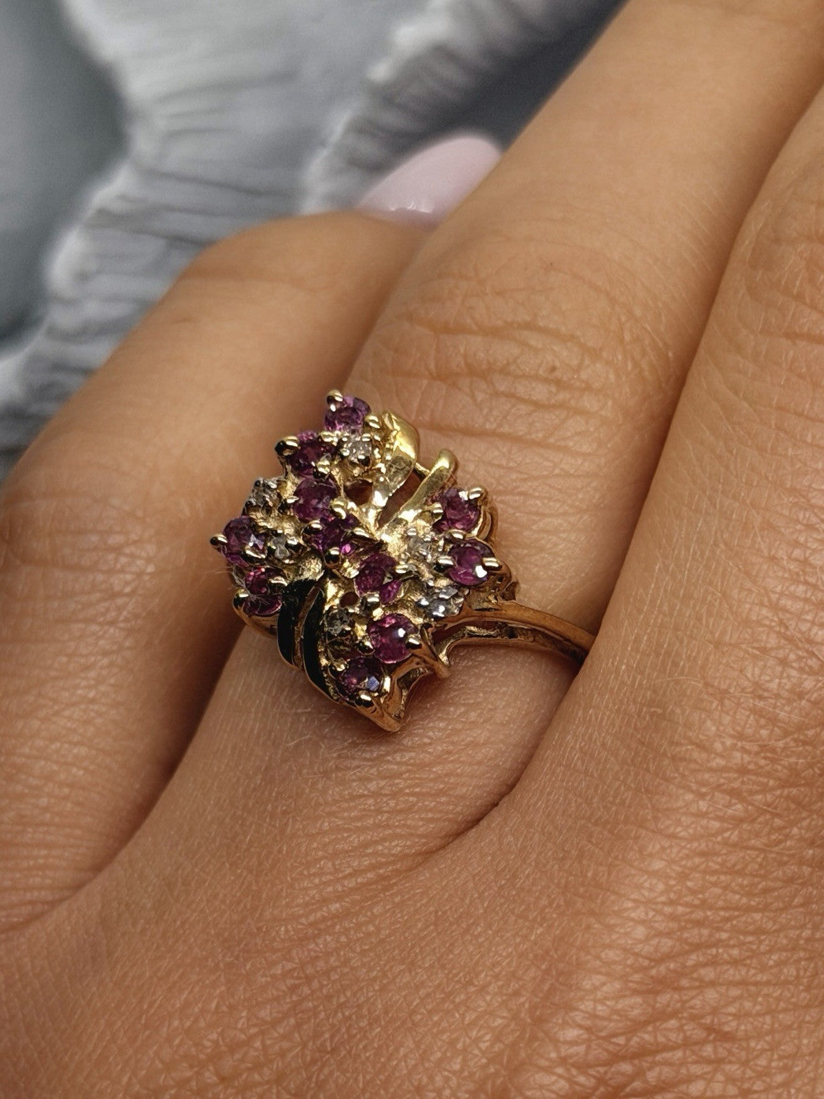 10K Yellow Gold Ruby & Diamond Floral Cocktail Ring Size 6