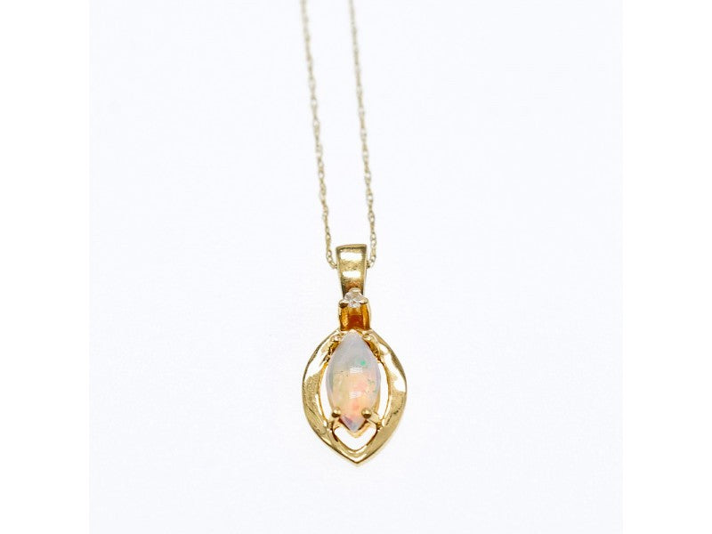 14K Yellow Gold Opal & Diamond Chain With Pendant