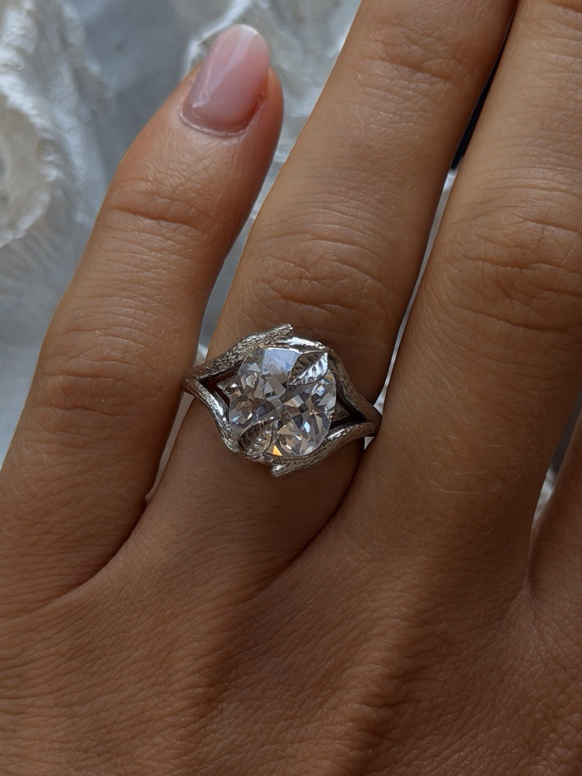 Beautiful Leaf Design 925 Sterling Silver Clear Cz Ring Size 7