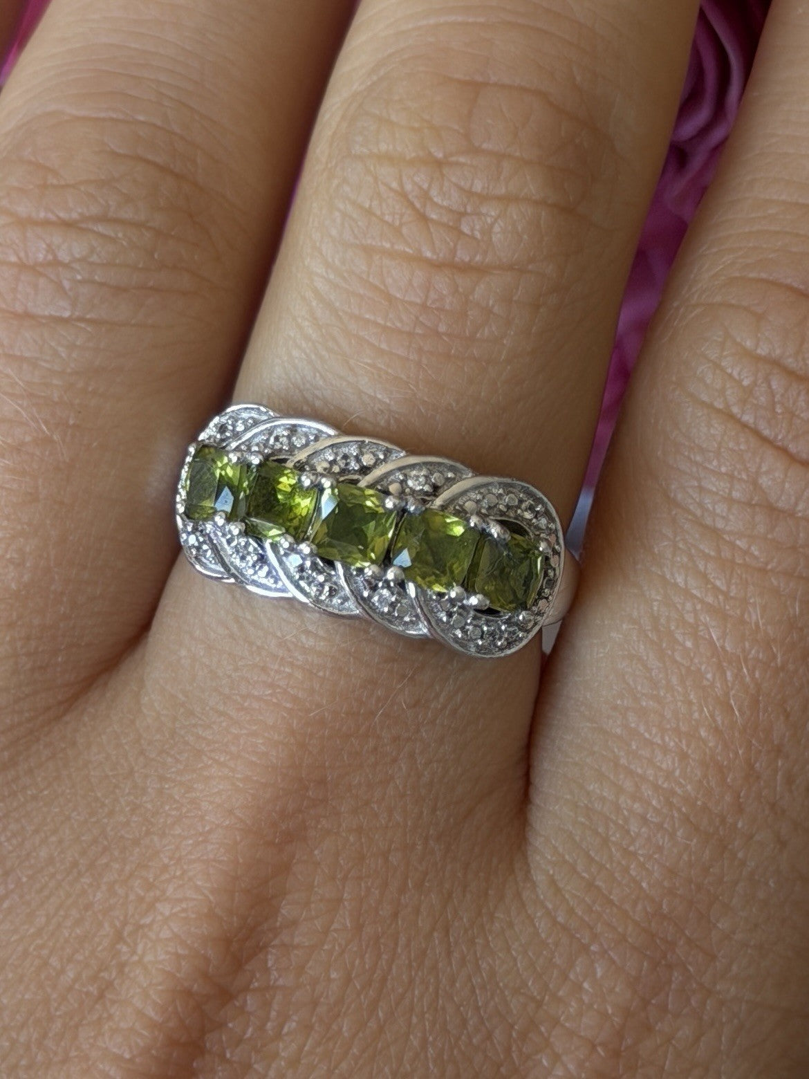 925 Sterling Silver Peridot & Diamond Ring Size 8.5
