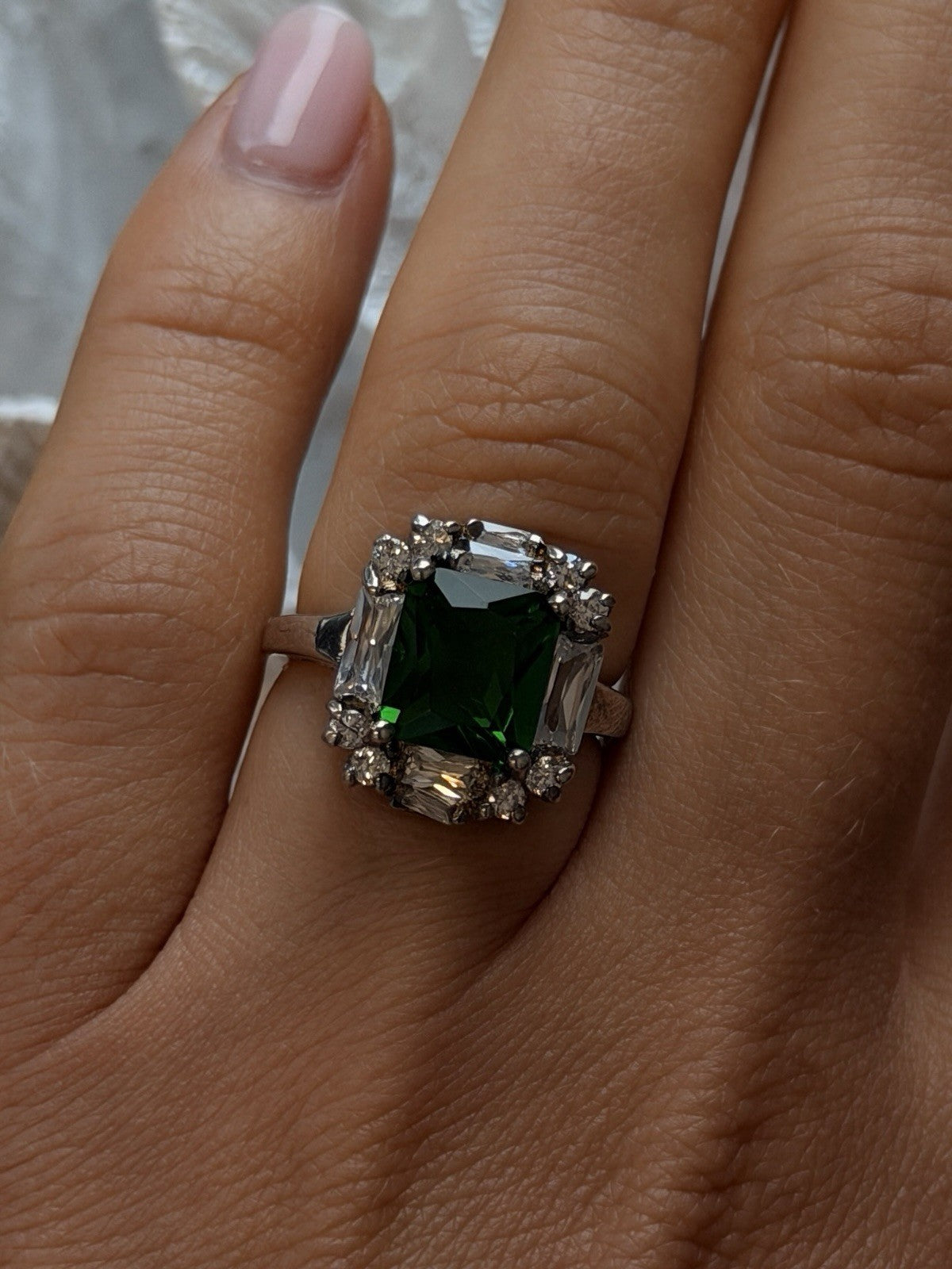 Shiny 925 Sterling Silver Emerald & Beryl Ring Size 6