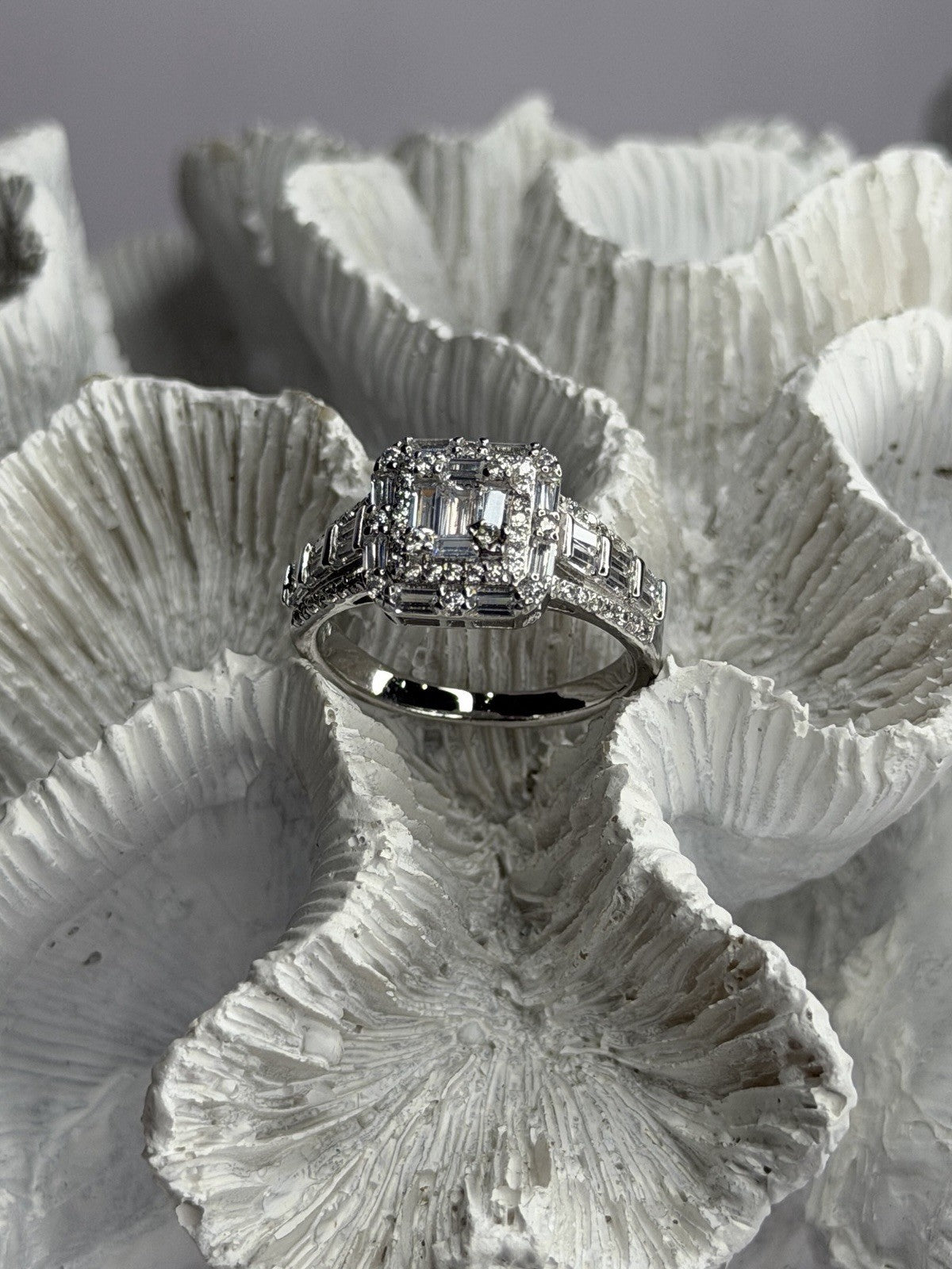 Beautiful Shiny 925 Sterling Silver Cz Ring Size 10