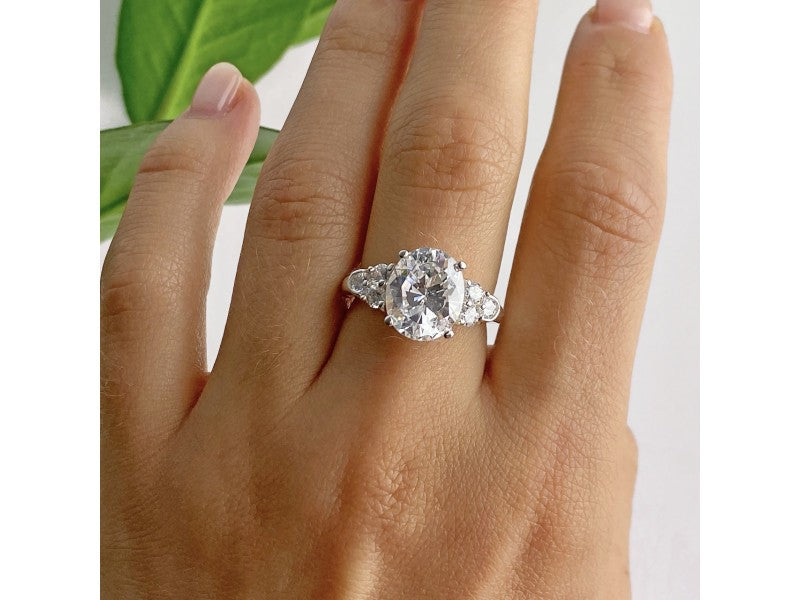 925 Sterling Silver CZ Ring Size 9