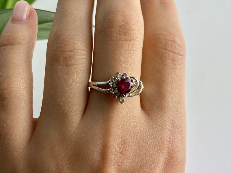 925 Sterling Silver Spinel "Heart" Ring Size 9