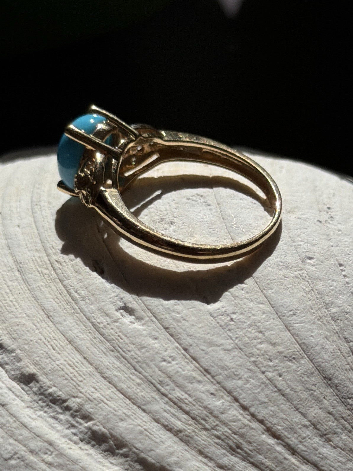 14K Yellow Gold Blue Oval Turquoise & Diamond Ring Size 6