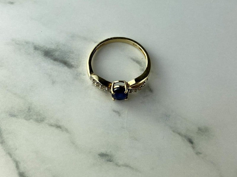 10K Yellow Gold Blue & White Sapphire Ring Size 6.75