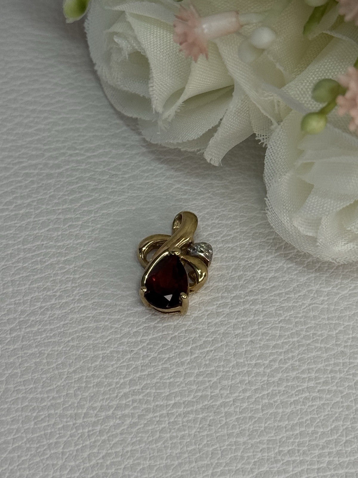 10K Yellow Gold Garnet & Diamond Pendant Length 0.65 Inch