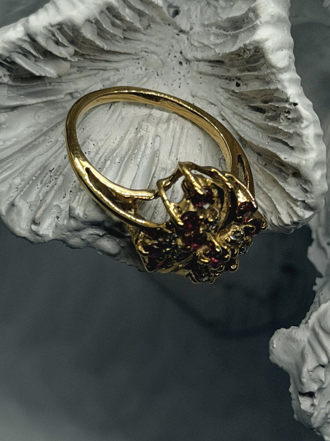 10K Yellow Gold Ruby & Diamond Floral Cocktail Ring Size 6