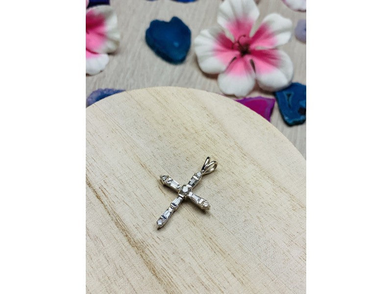 925 Sterling Silver CZ Cross Pendant
