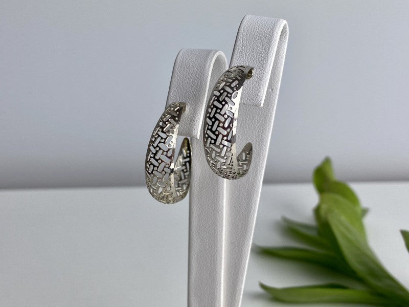 Classic Openwork Stud Earrings