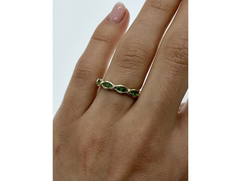 925 Sterling Silver Emeralds Ring Size 7