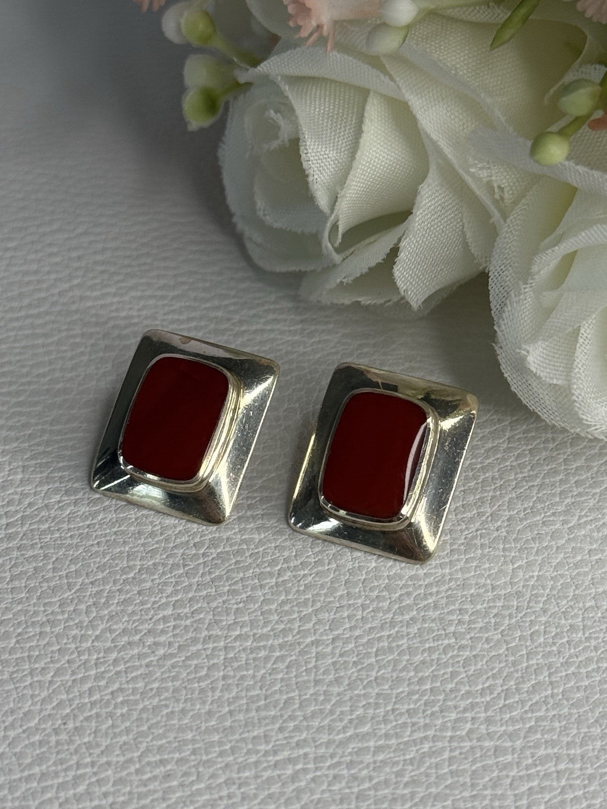 Classy 925 Sterling Silver Carnelian Earrings Length 0.65 Inch