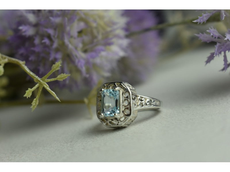 925 Sterling Silver Blue Spinel Openwork Ring Size 6