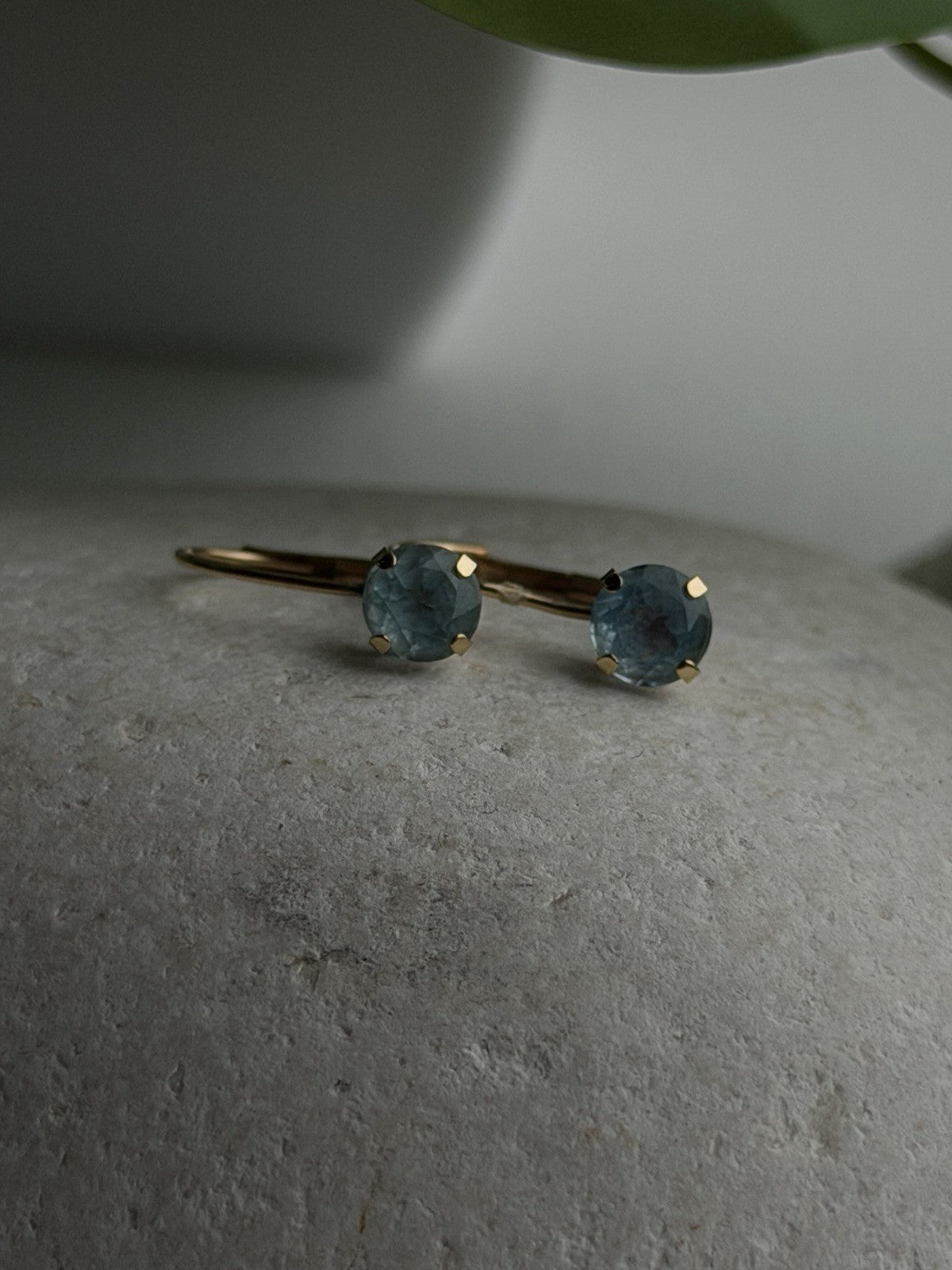 Beautiful 10K Yellow Gold Blue Topaz Leverback Earrings
