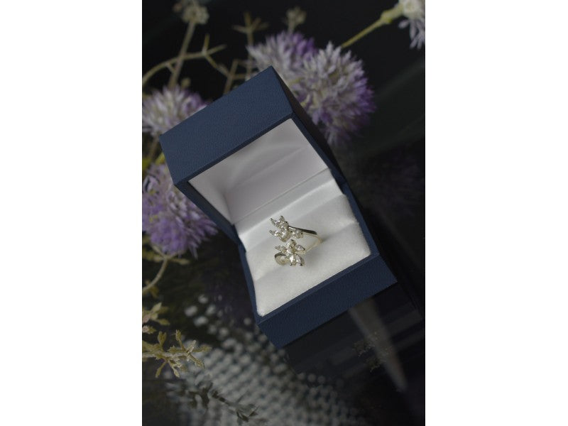 925 Sterling Silver CZ "Delicate Flowers" Ring Size 6.5