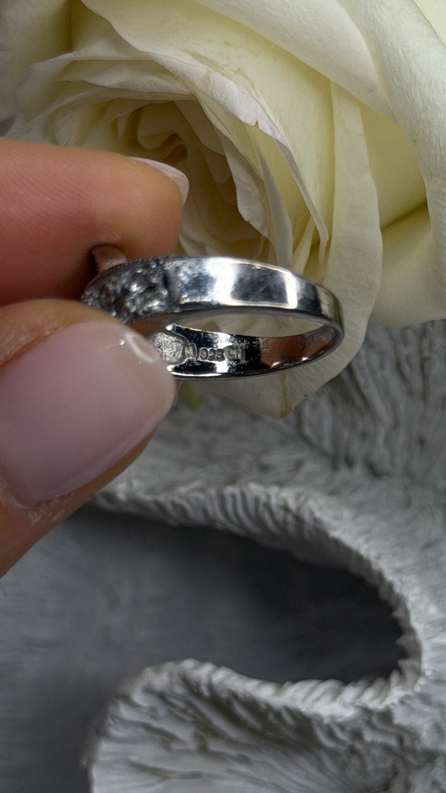 Vintage 925 Sterling Silver Clear Topaz Crossover Ring Size 9