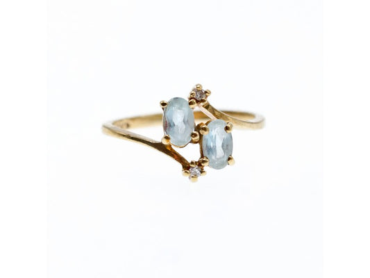 10K Yellow Gold Aquamarine & Diamonds Ring Size 5.5
