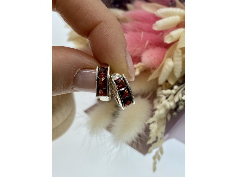 925 Sterling Silver Garnet Earrings