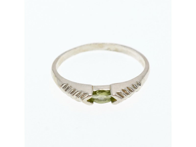 925 Sterling Silver Peridot Ring Size 10.25