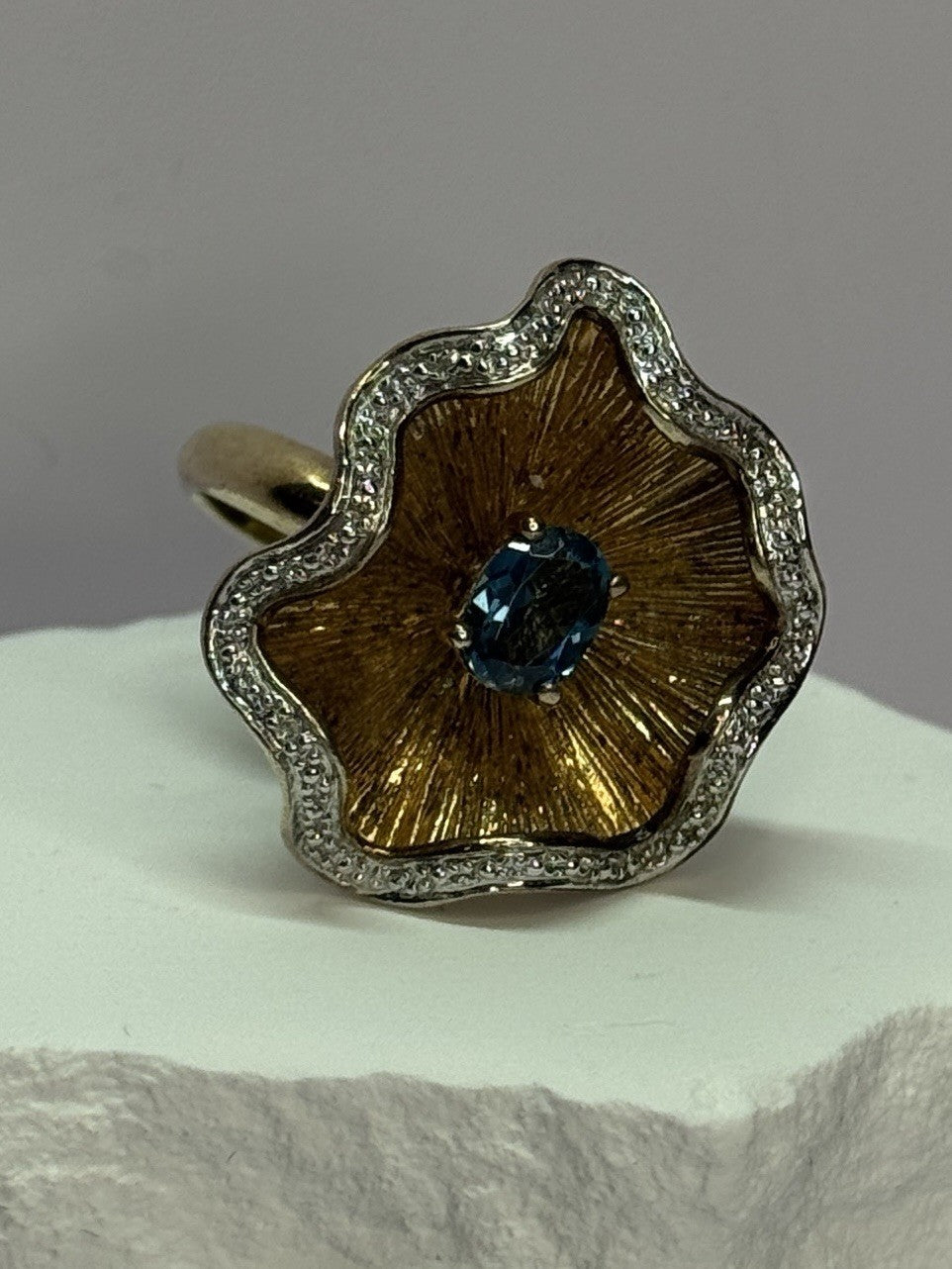 925 Sterling Silver Gold Plated Topaz "Beautiful Flower" Ring Size  7