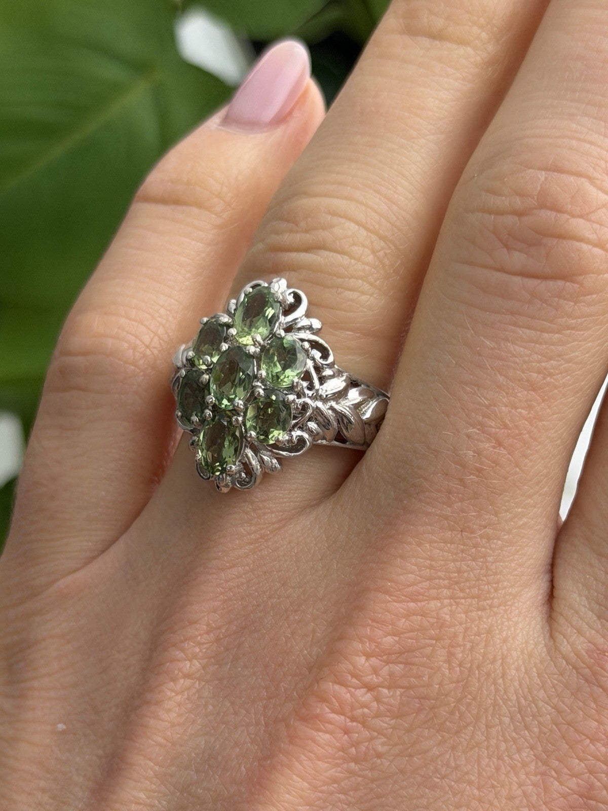 Elegant 925 Sterling Silver Peridot Ring Size 7