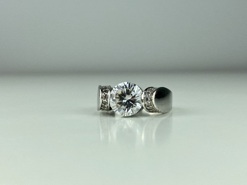 925 Sterling Silver CZ Ring Size 7