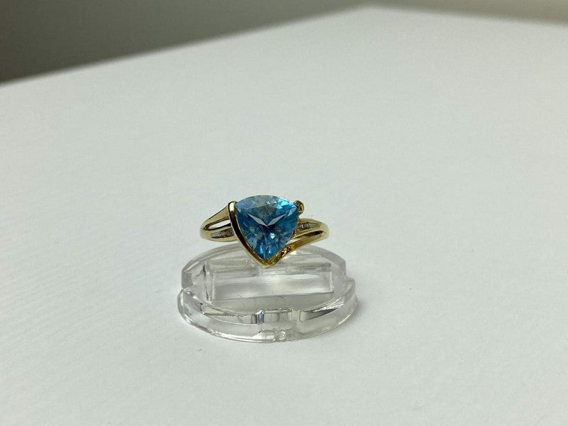 10K Yellow Gold Topaz & Diamonds Ring Size 7