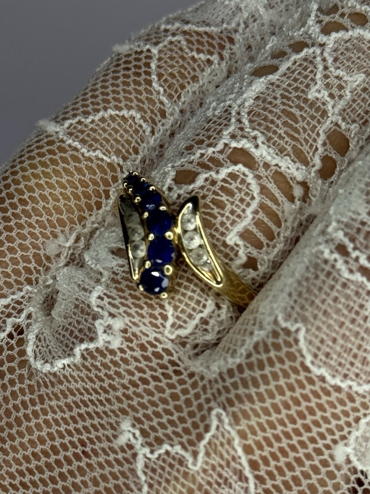 10K Yellow Gold Blue Topaz & White Topaz Ring Size 8