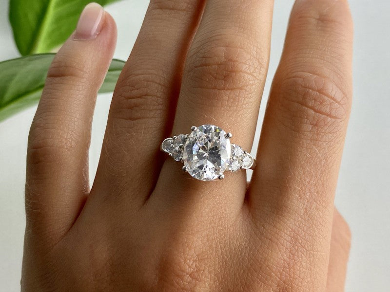 925 Sterling Silver CZ Ring Size 9
