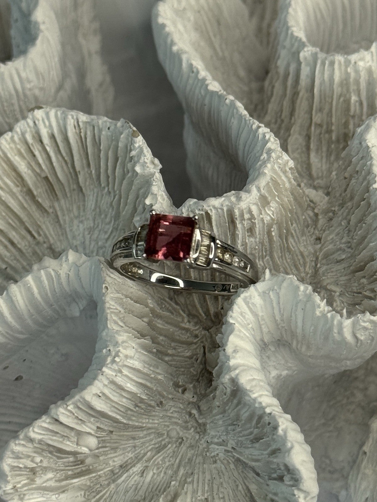 10K White Gold Spinel & Diamonds Ring Size 7