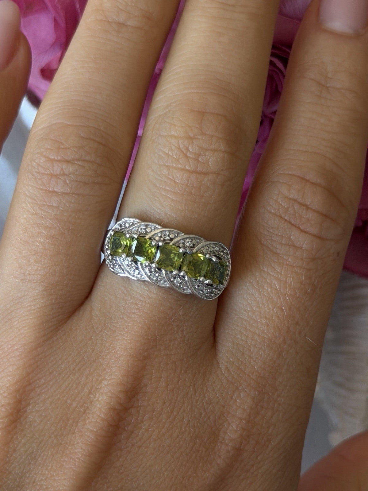 925 Sterling Silver Peridot & Diamond Ring Size 8.5