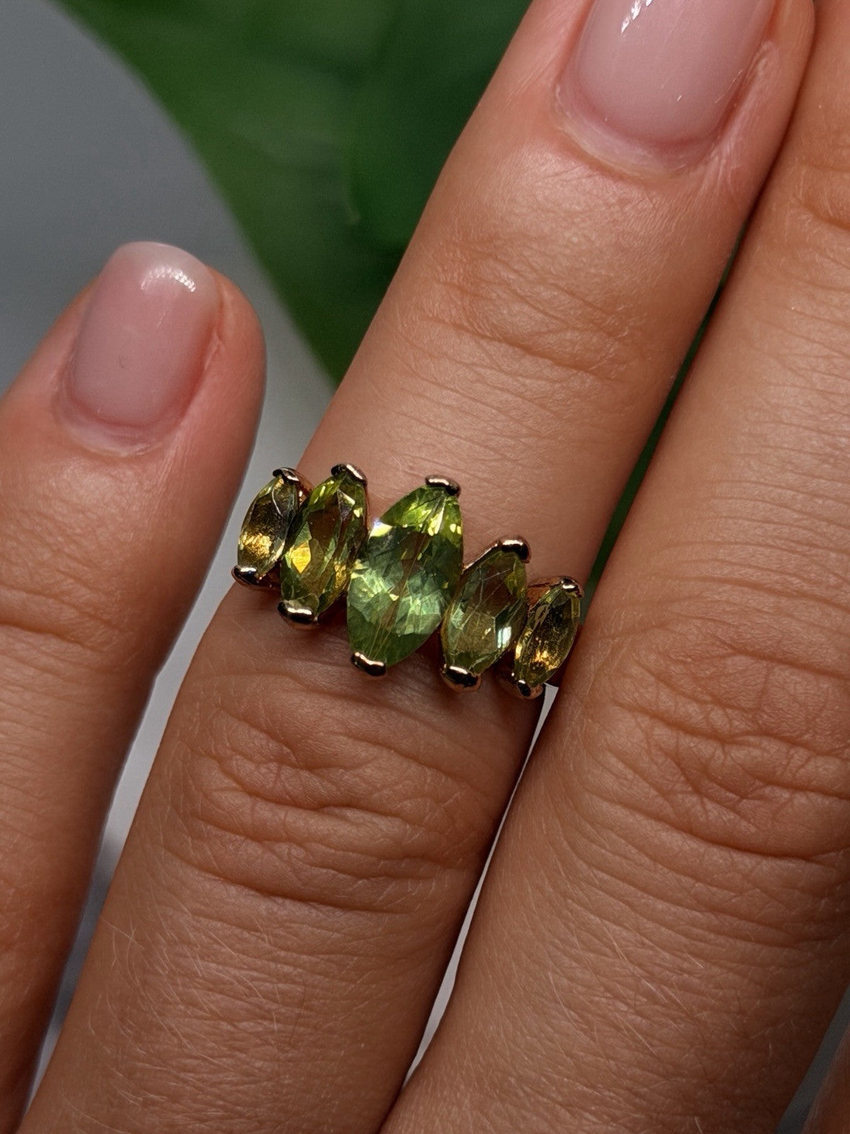 925 Sterling Silver Yellow Gold Green Peridot Plated Ring Size 6
