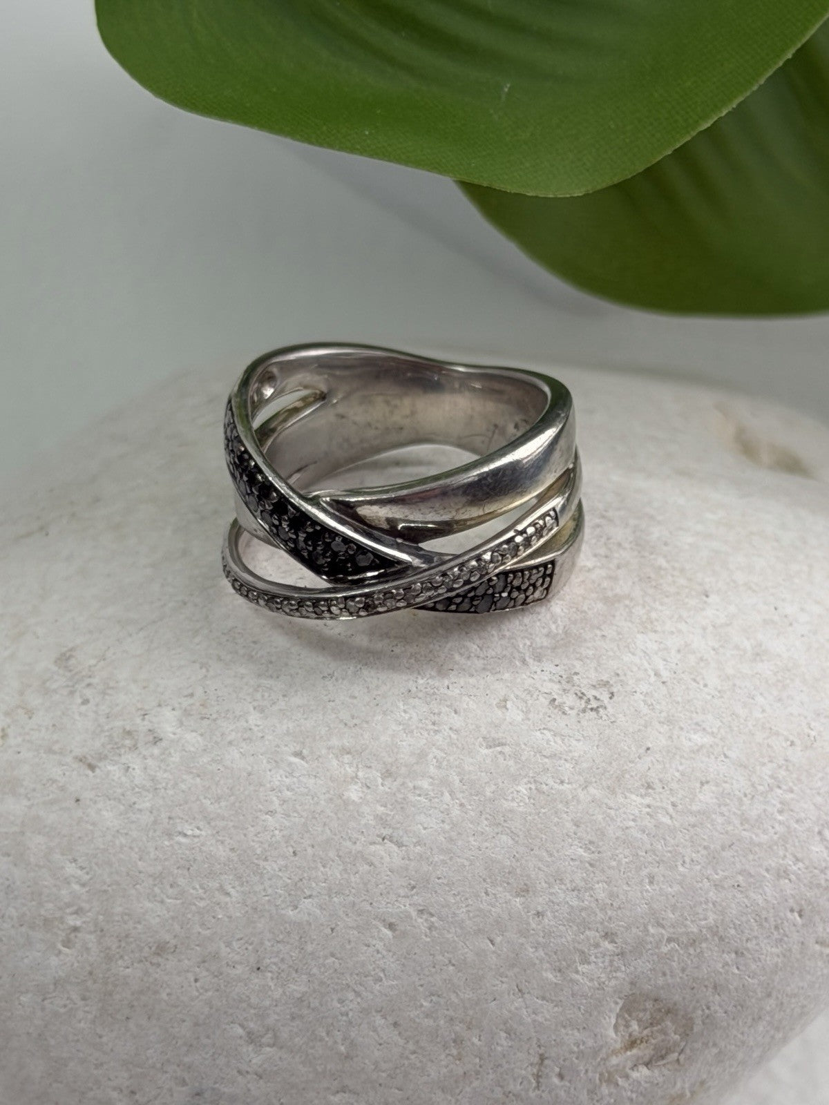 925 Sterling Silver Black & White Spinel Ring Size 6