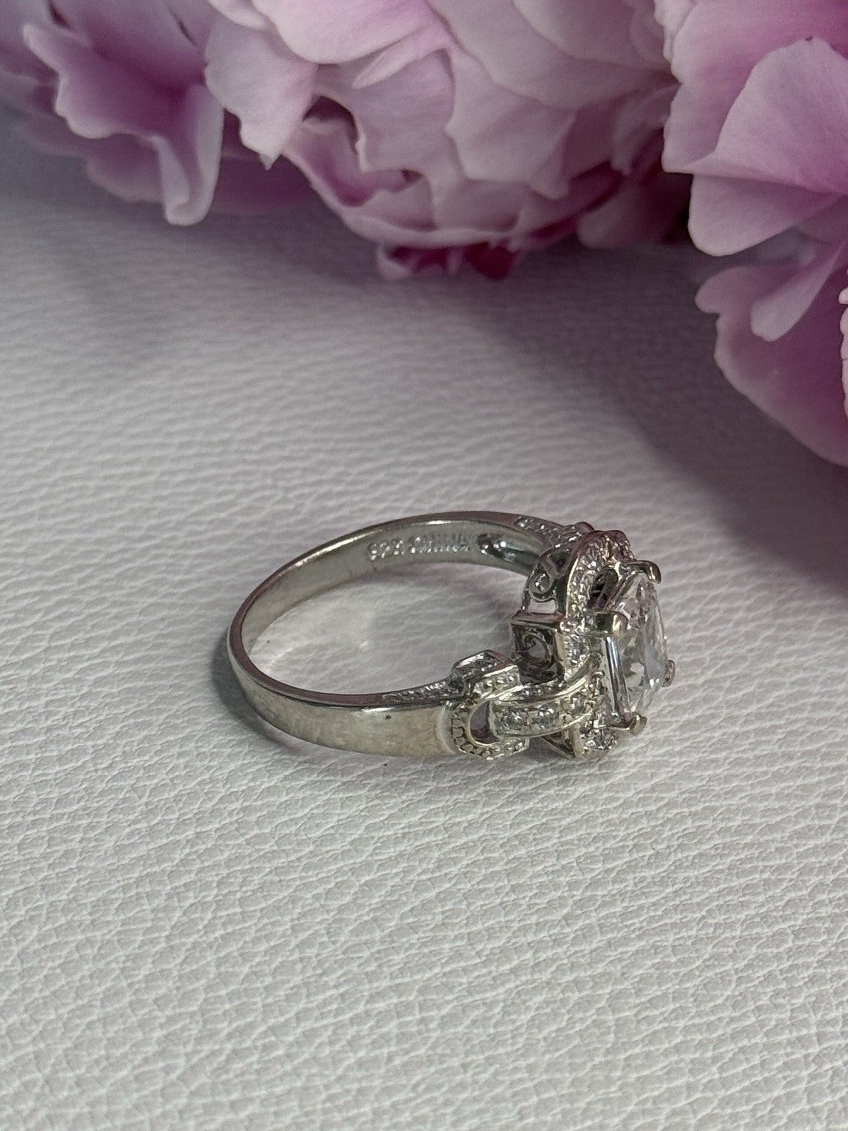 Beautiful 925 Sterling Silver CZ Ring Size 10