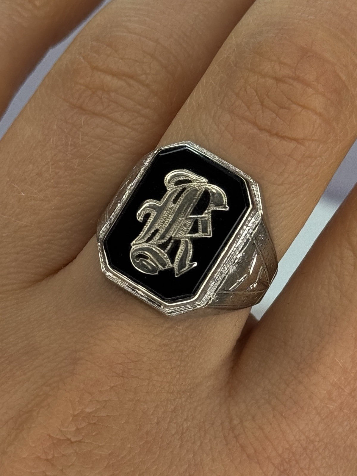 10K WHITE GOLD VINTAGE ART DECO BLACK ONYX RING SIZE 8