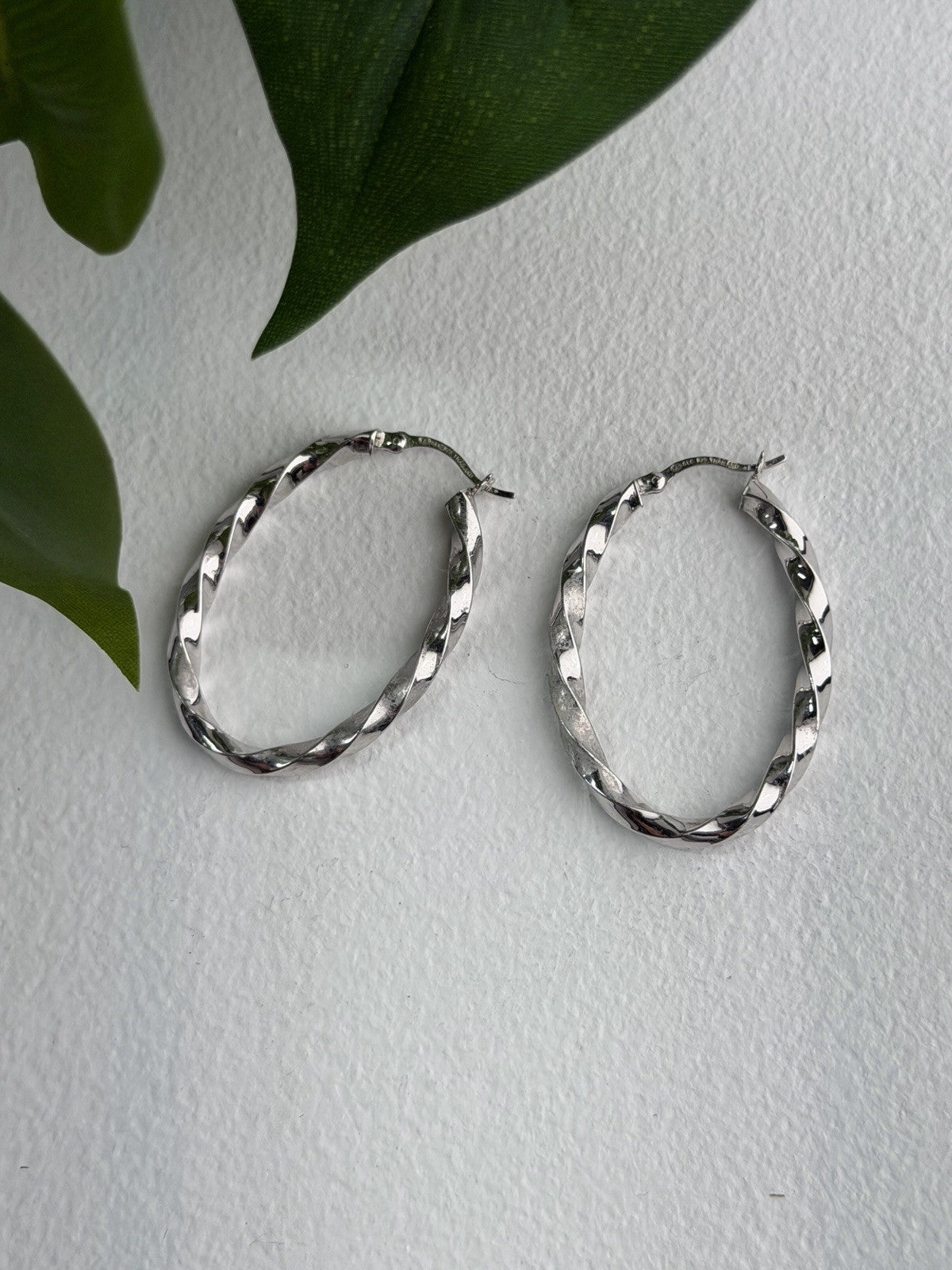 Lovely Design 925 Sterling Silver Earrings